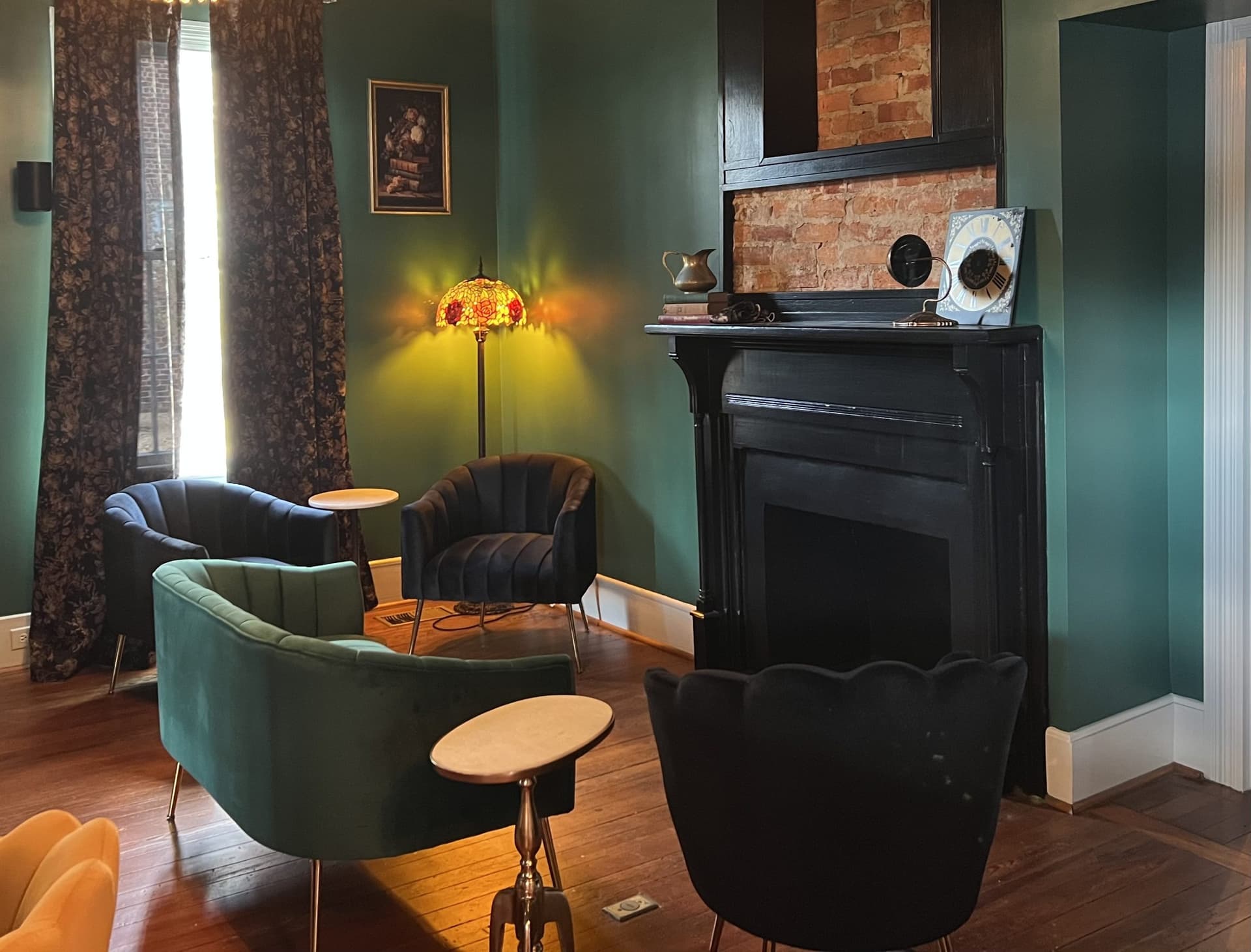 Vino & Tap Wine and Beer Bar Set to Open in Downtown Cary