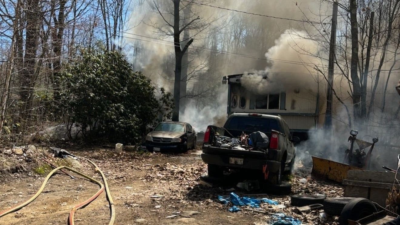 Brunswick mobile home fire injures man, closes River Road for hours
