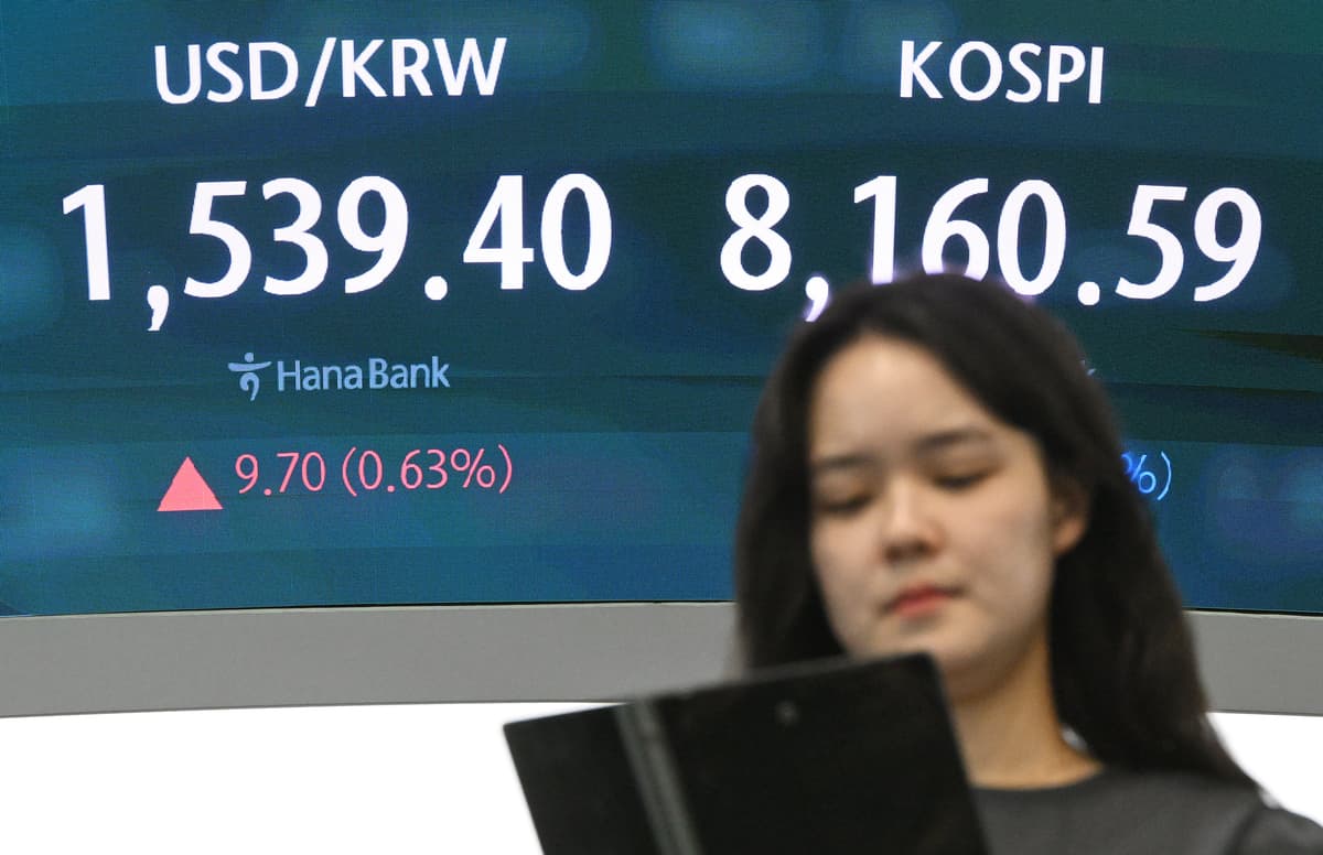 Asia markets tumble as AI and chip selloff hits South Korea