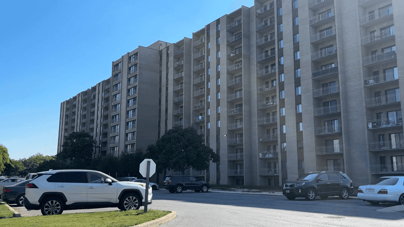 Child dies after fall from College Park apartment complex, police investigate