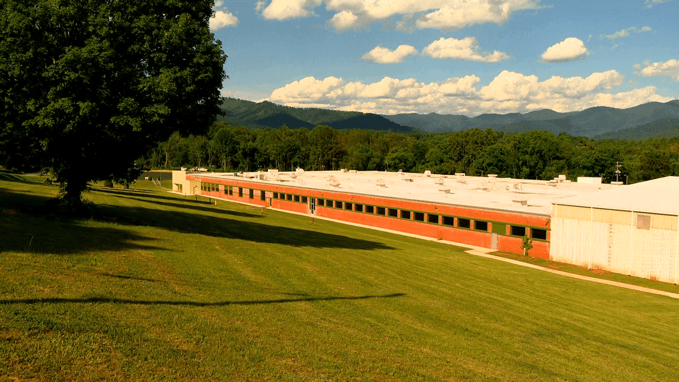 Weaverville warehouse to become 12-court indoor pickleball facility