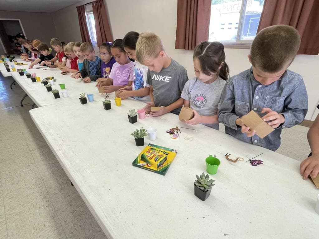 500 students honor Toots Leone with Mother’s Day succulent project