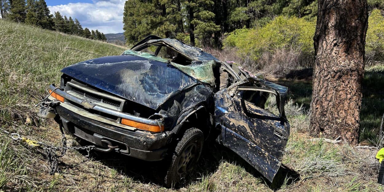 Two Farmington residents killed in rollover crash east of Bayfield, child survives