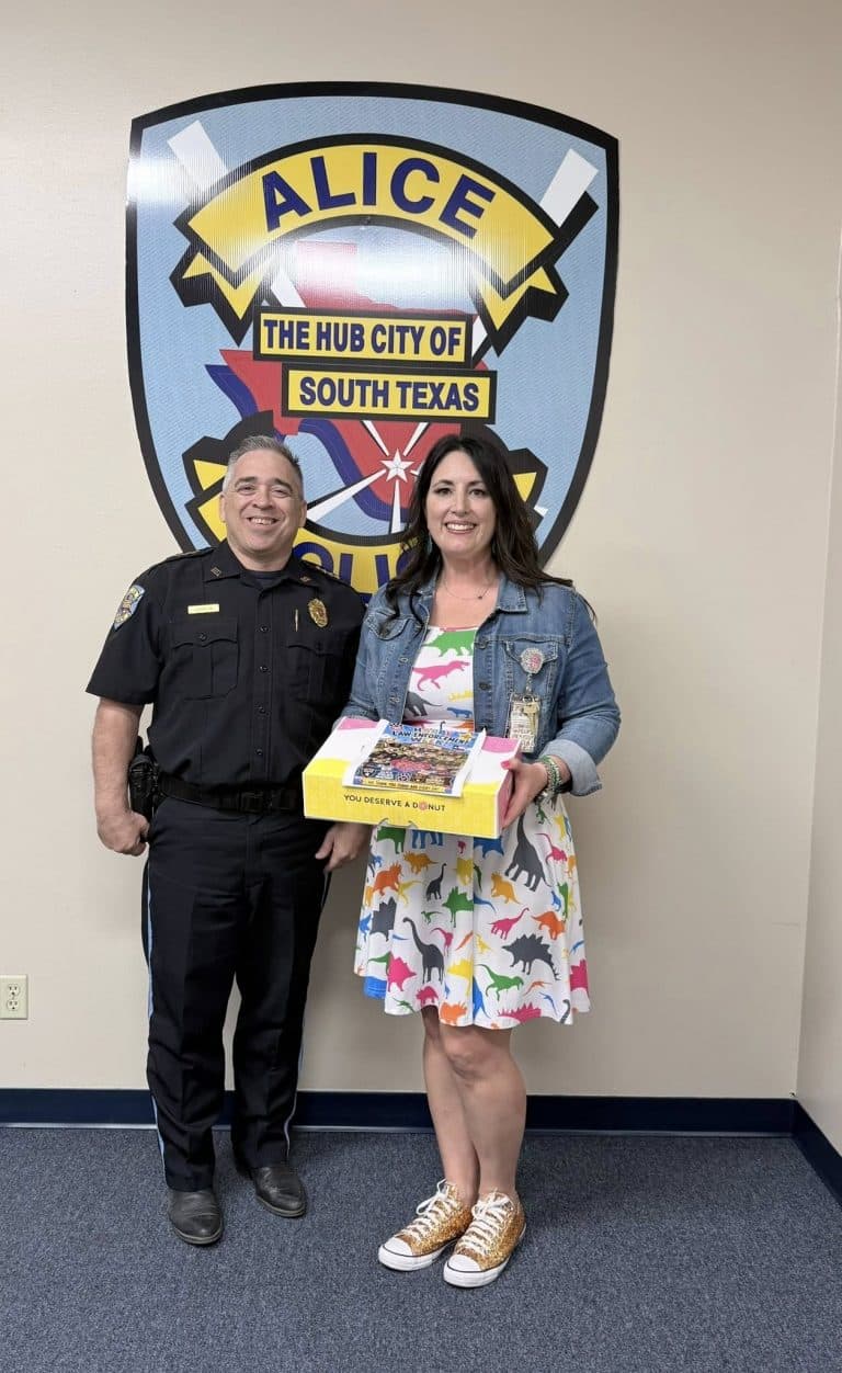 Dubose Elementary shows appreciation to Alice police for National Police Week