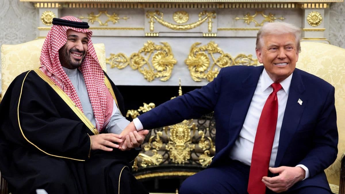 Trump delays Iran strike as negotiations stall and Ebola cases rise