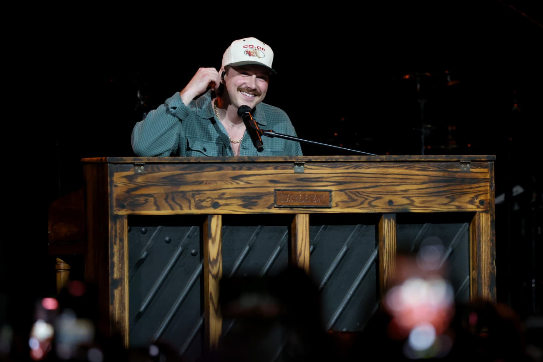 Morgan Wallen flips piano after technical glitch in Denver concert