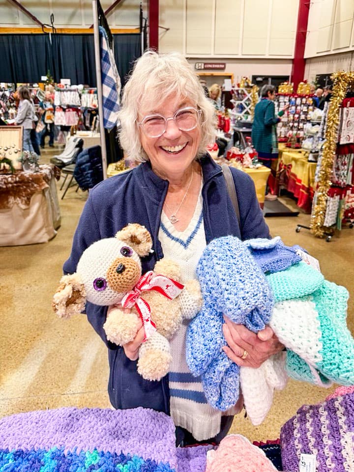 Castle Rock Craft Show Draws Thousands, Sustains Senior Center Services