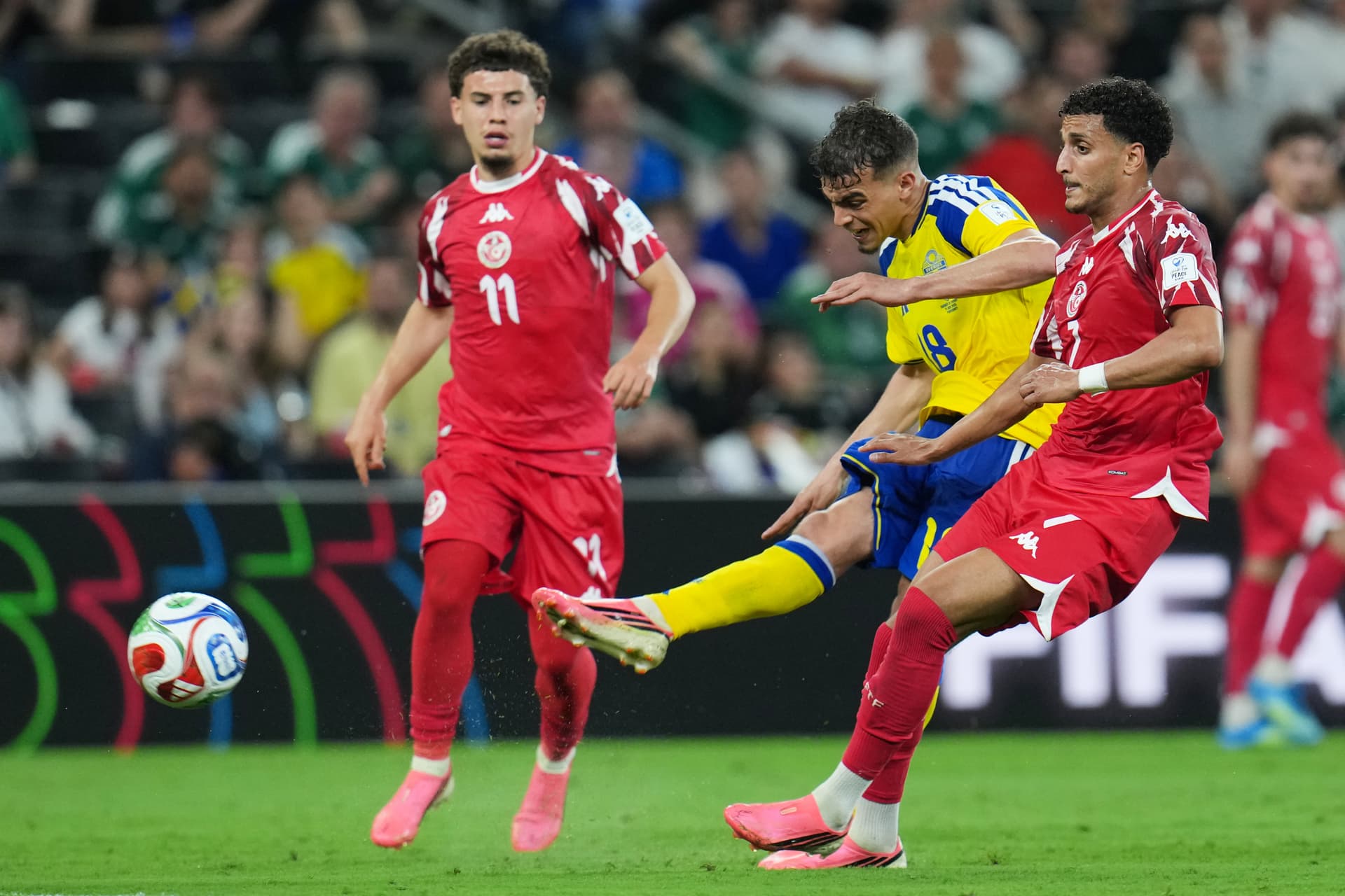 Suecia goleó 5-1 a Túnez en su debut mundialista en Monterrey