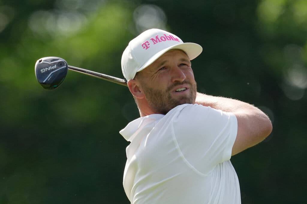 Wyndham Clark builds four-shot lead before U.S. Open is suspended