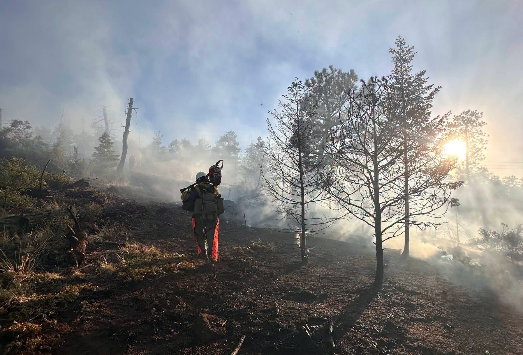Lightning-sparked Log Jumper Fire triggers evacuation warning in Douglas County