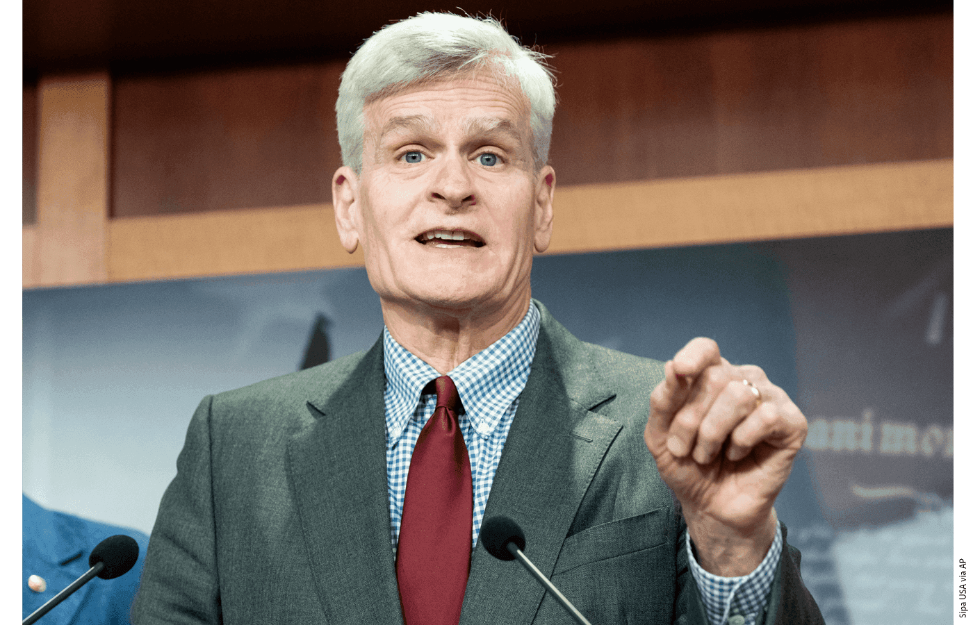 Cassidy unveils bill to boost literacy and science of reading instruction