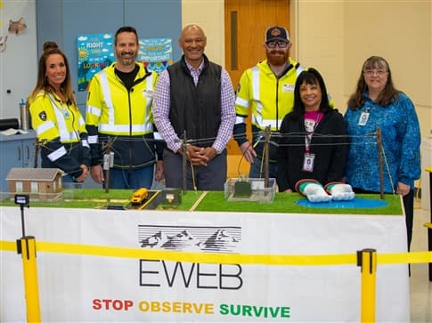 EWEB brings live electricity safety lesson to Fairfield fourth graders