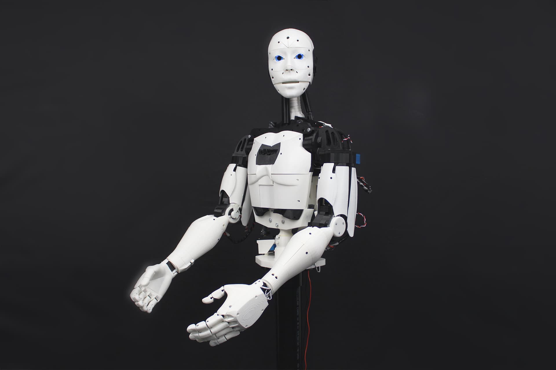 Open-source 3D-printed robot adds GPT-level AI for tracking and chat