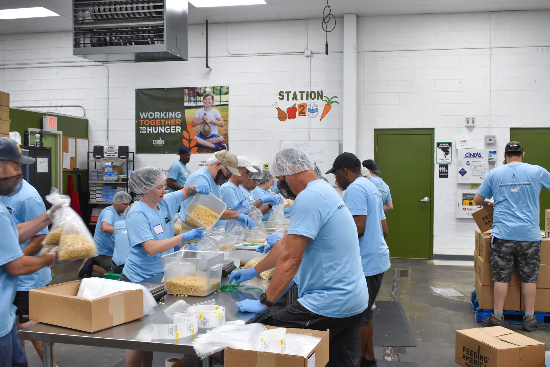 Feeding America guide helps agencies recruit and retain volunteers