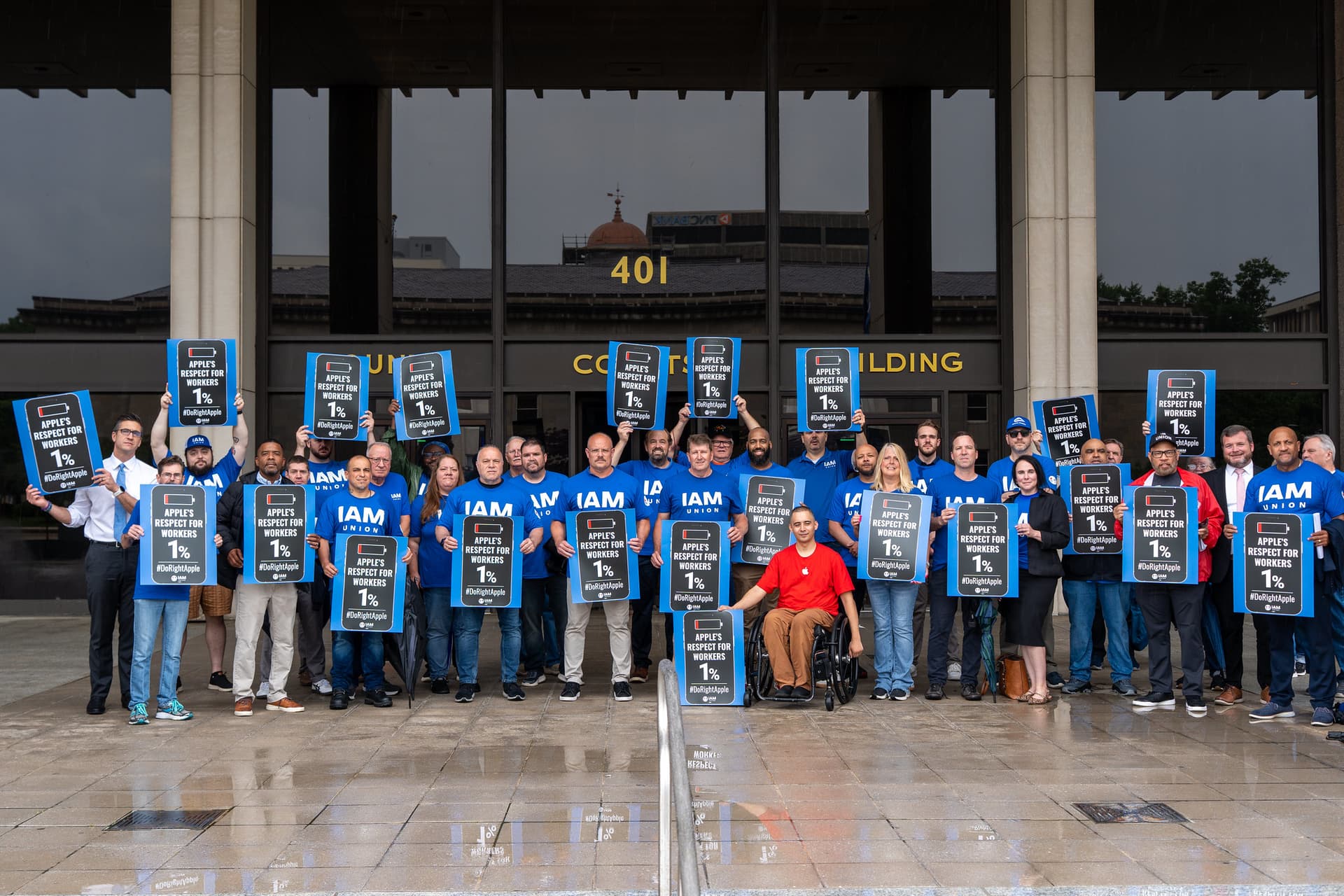 Apple store closure fight shows how retail labor disputes reach Congress