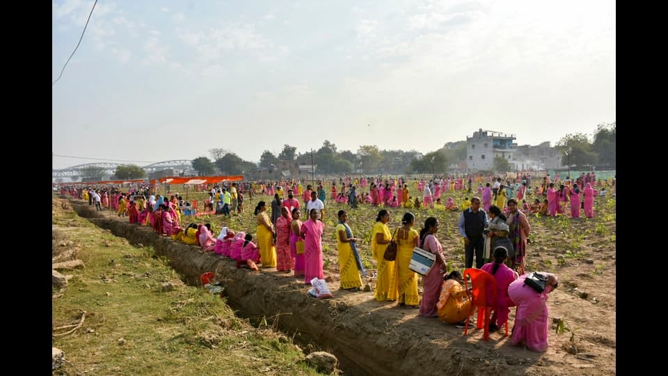 Varanasi creates Namo Van, plants 2.5 lakh saplings in hour