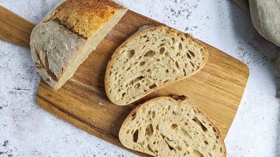 Health Coach Touts Sourdough as the Healthiest Bread, Citing Seven Key Benefits
