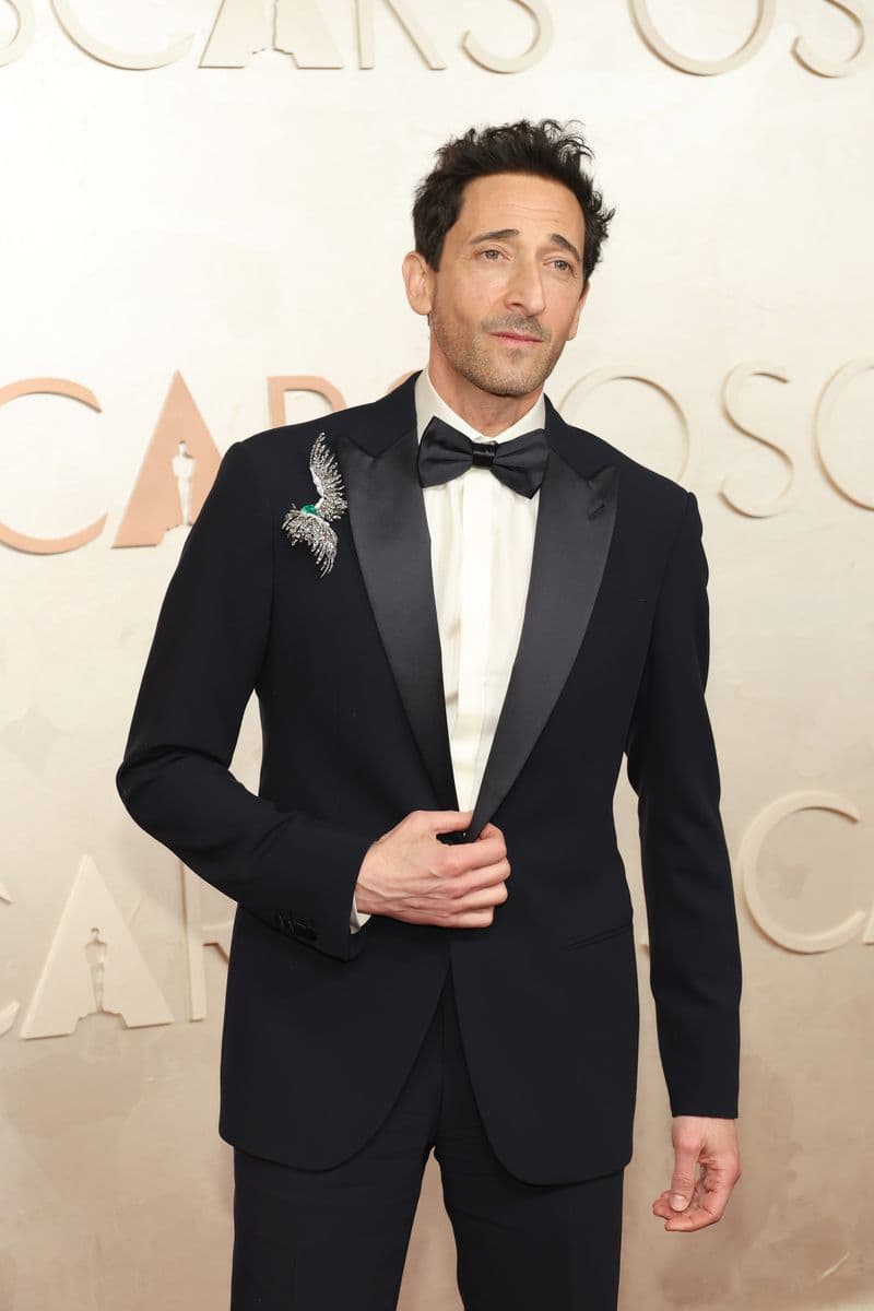 Brooches Ruled Men's Fashion at the 2026 Oscars Red Carpet