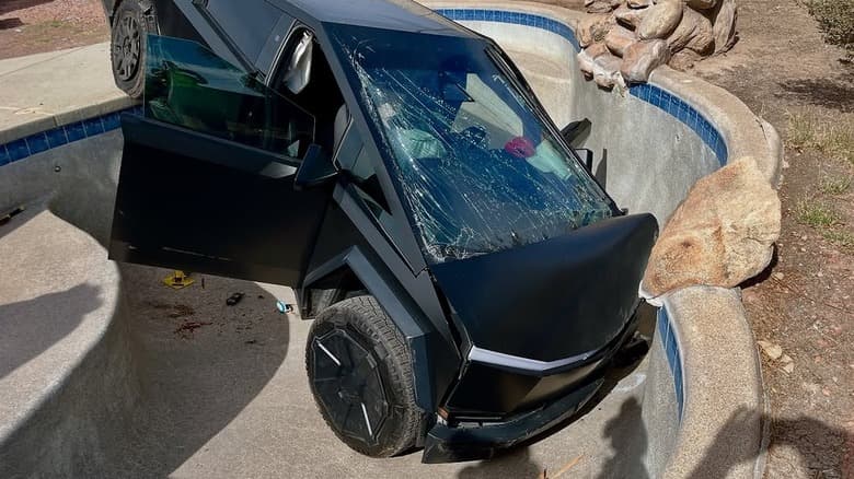 Unrestrained 5-year-old ejected as Escalade crashes into Yuma pool