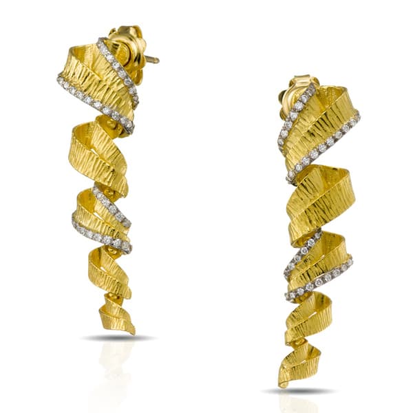 Maramenos & Pateras revives Ribbon gold collection, spotlights sculptural earrings