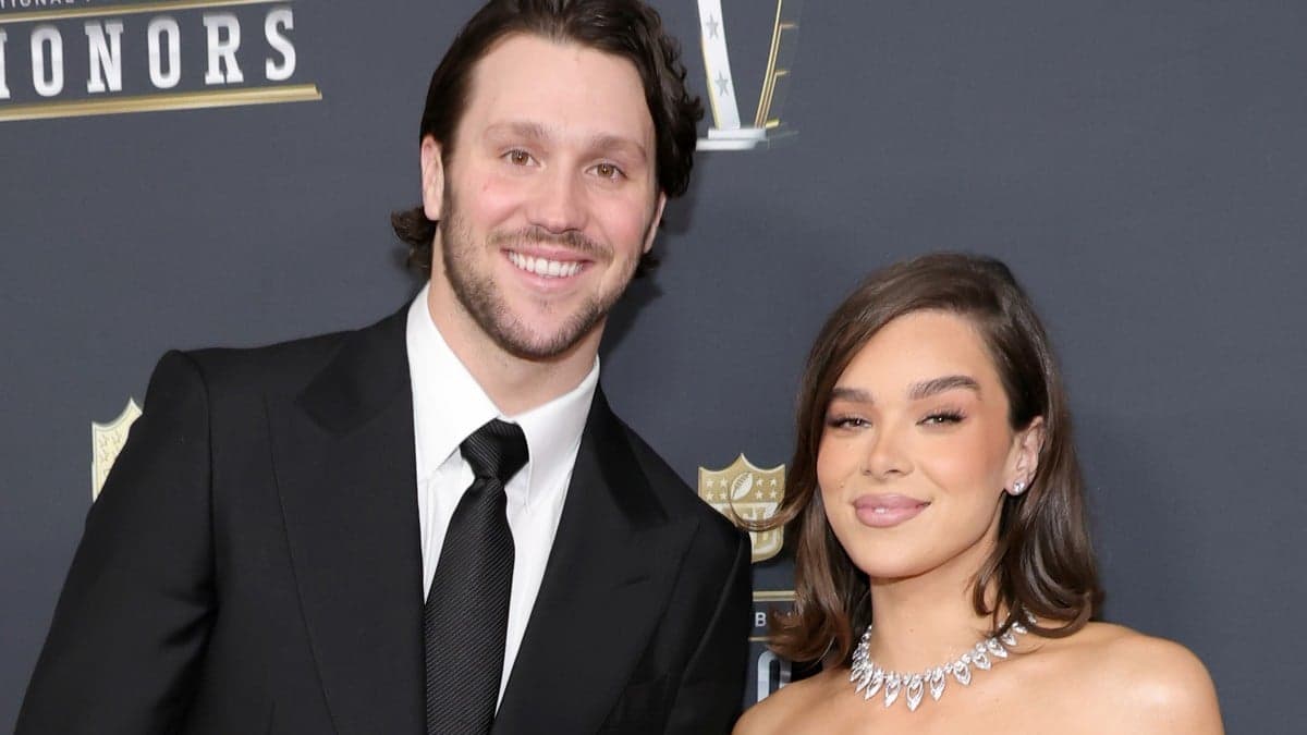 Hailee Steinfeld reveals daughter Harper Haize Allen’s name