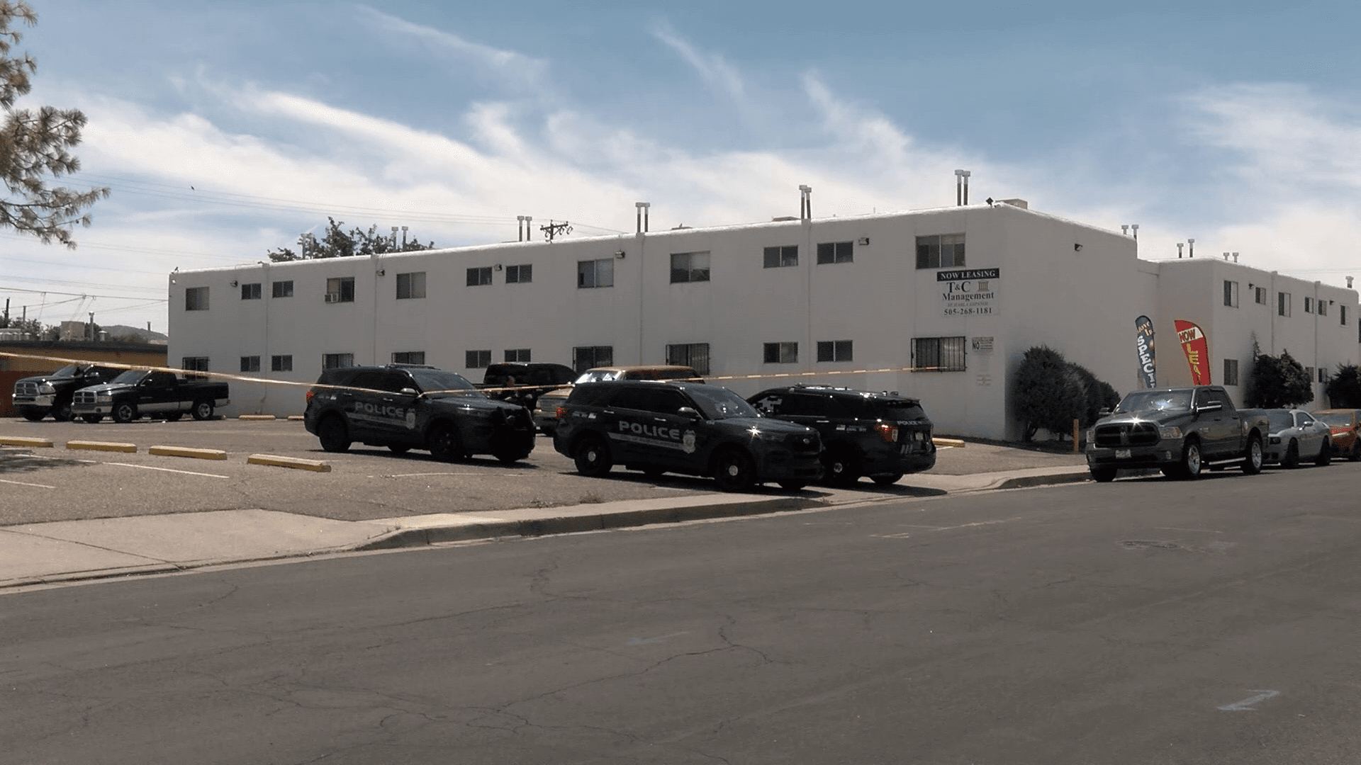 APD investigates suspicious death after man found in vehicle at apartment complex