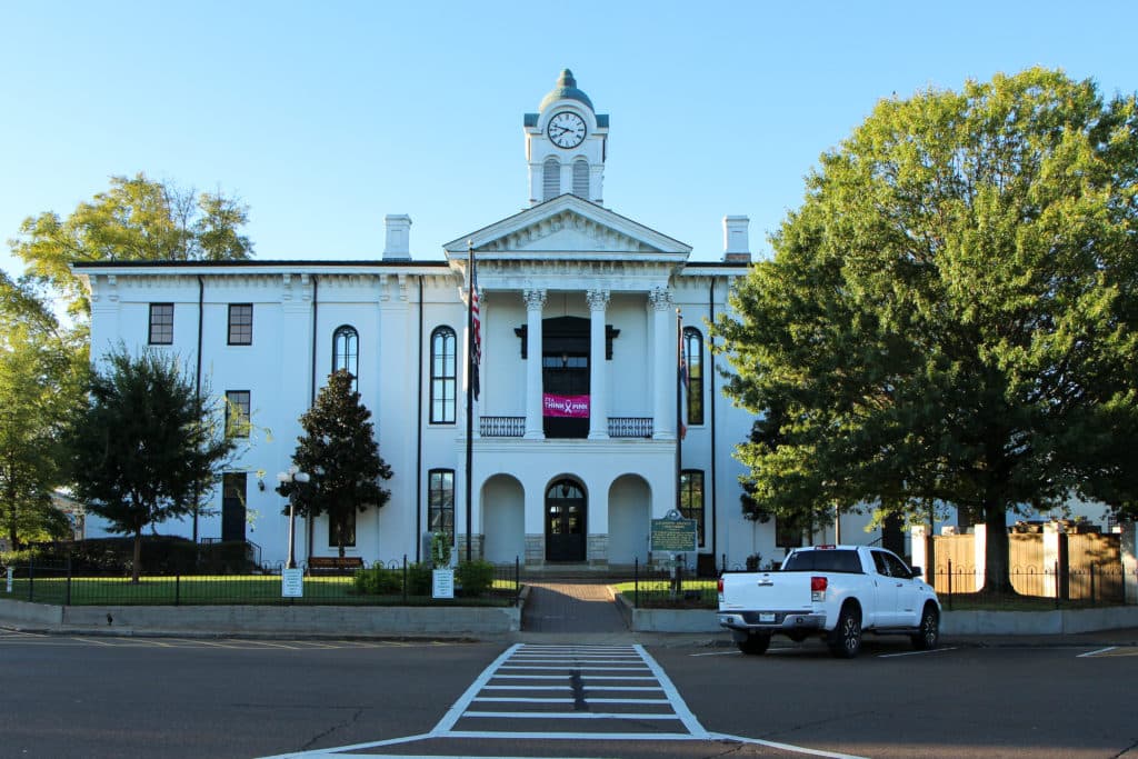 Permitted event to briefly close Oxford Courthouse Square inner circle