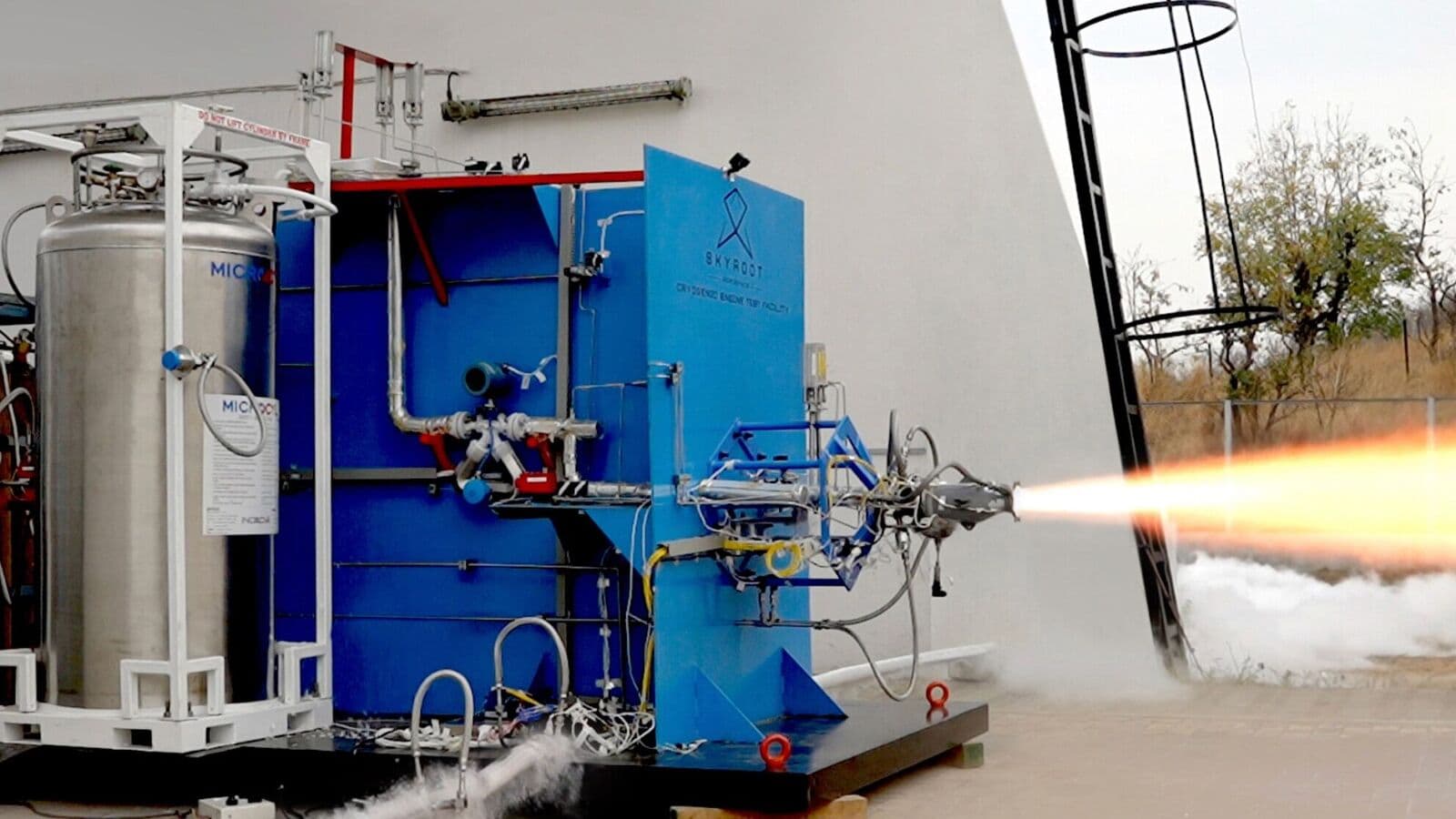 AgniKul Cosmos Fires Clustered Electric Pump-Fed 3D-Printed Semi-Cryogenic Engines