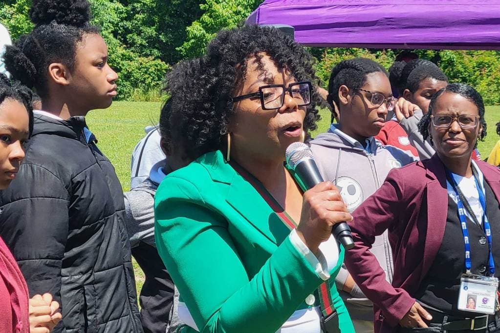 Cleveland schools use gardens to build healthier community ties
