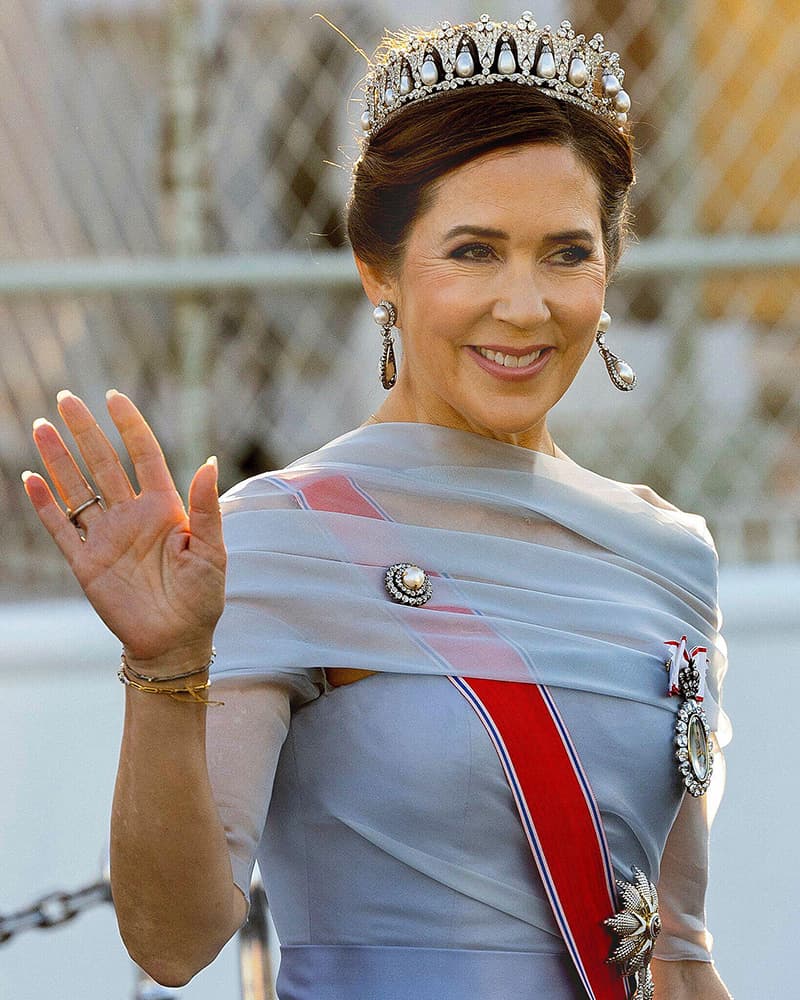 Queen Mary turns Danish crown jewels into living royal style