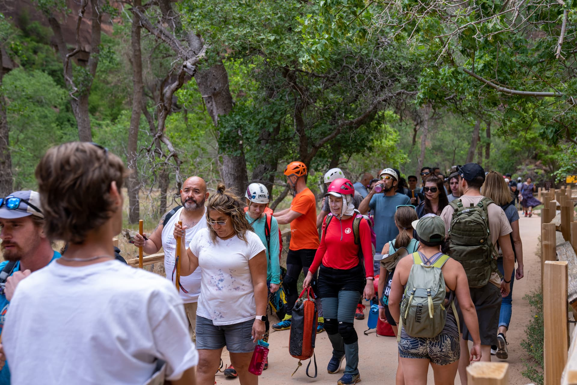 Zion warns Memorial Day visitors to expect crowds, shuttle lines and heat