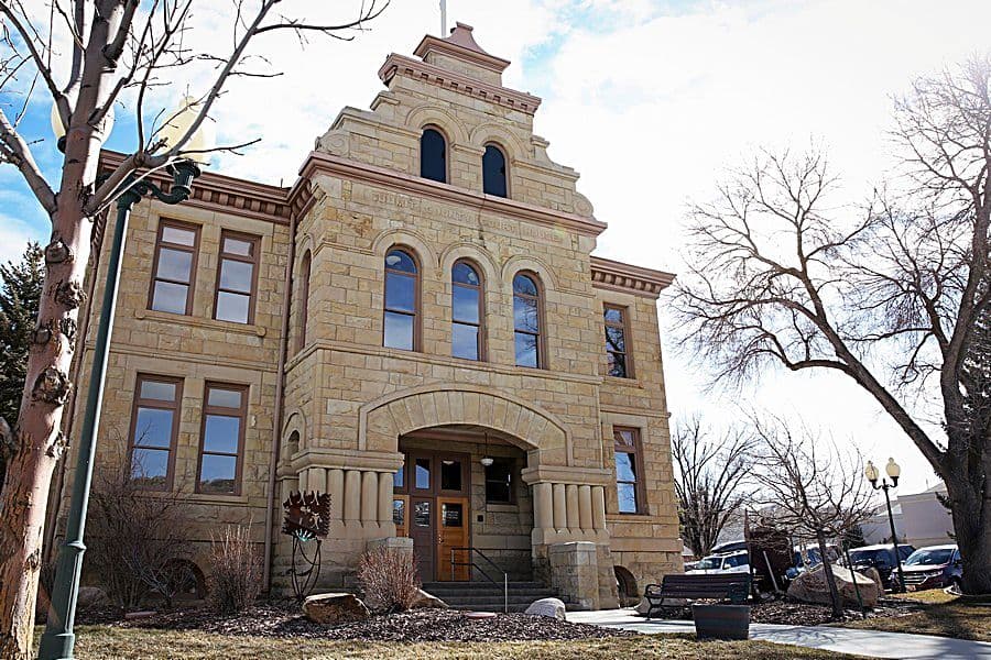 Man arrested after threatening to shoot employees at Coalville courthouse