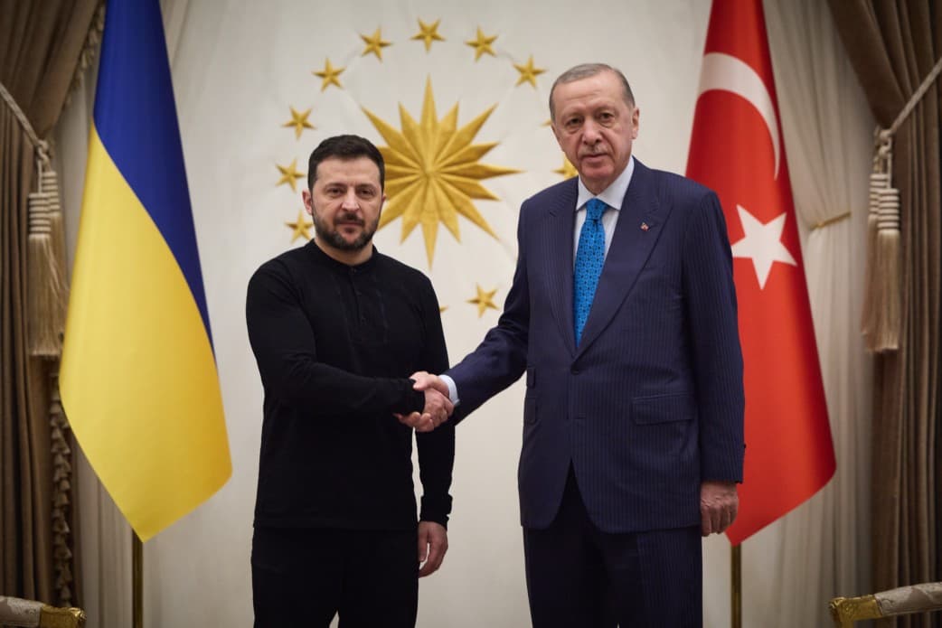 Turkey backs Ukraine as Russia’s decline reshapes the region