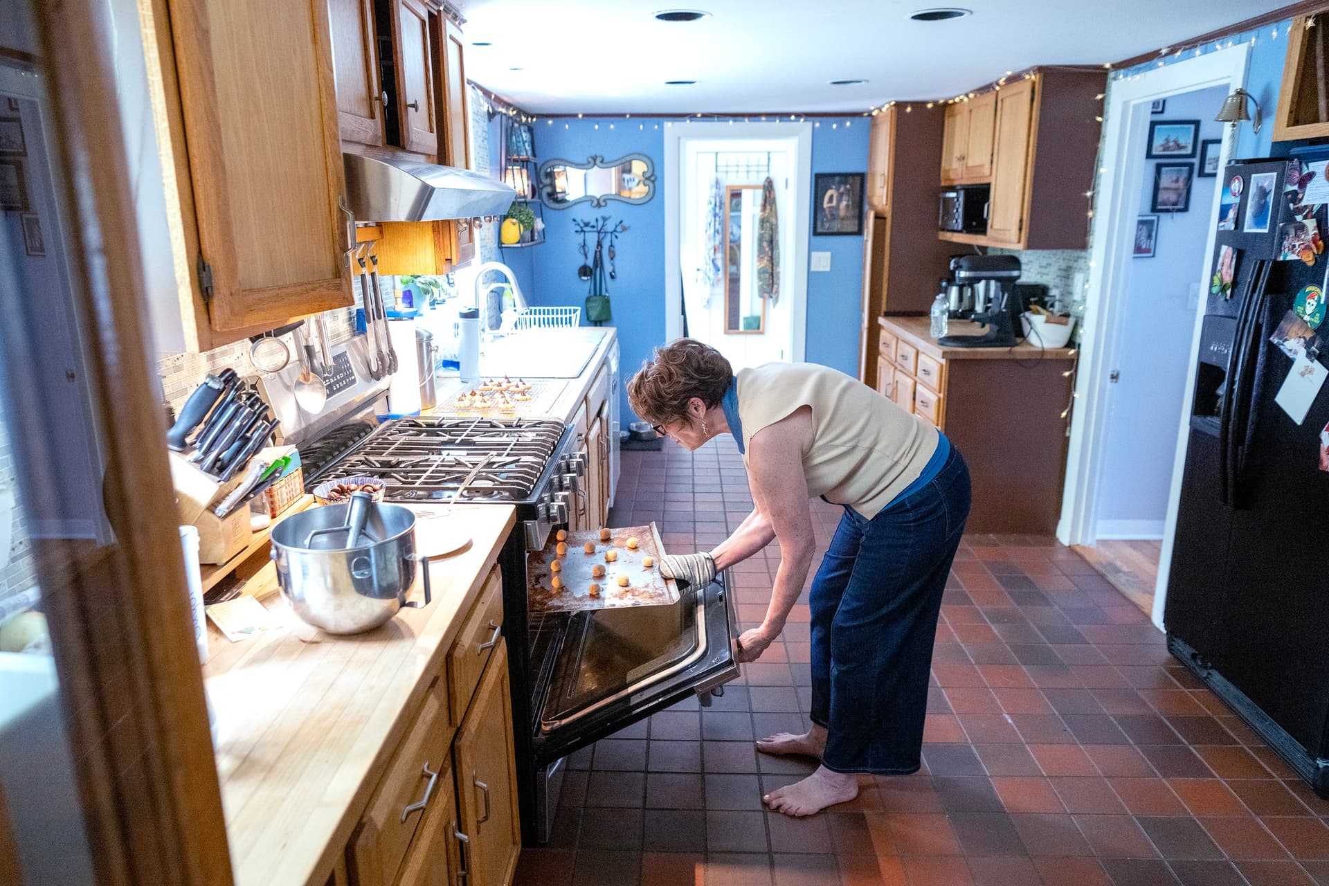 Topsham woman bakes family recipes to reconnect with her father