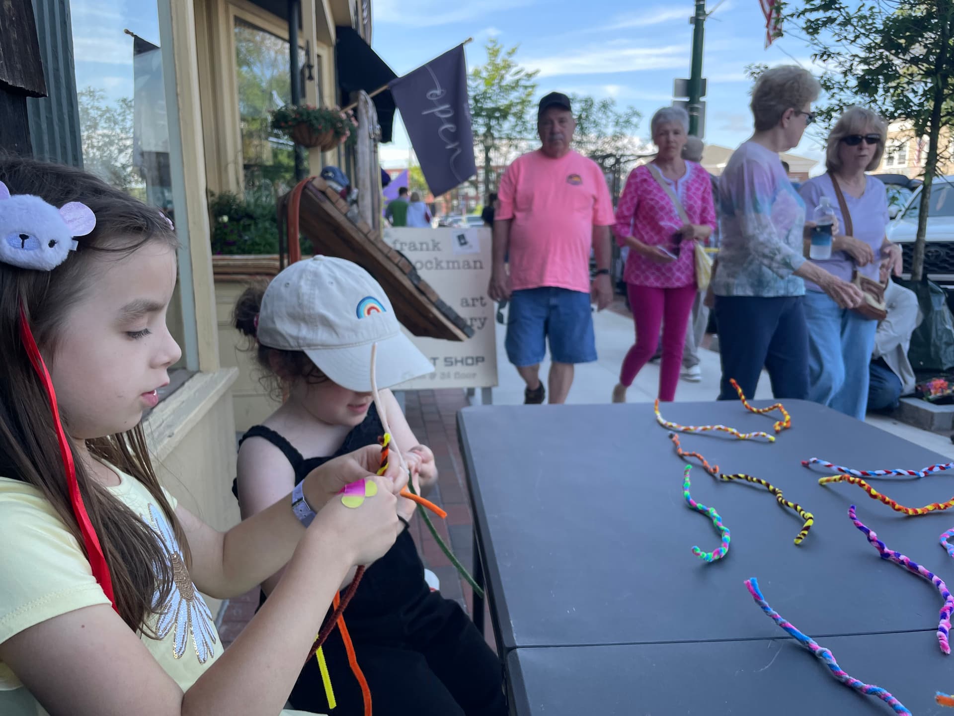 Brunswick art walks add youth makers market for young artists