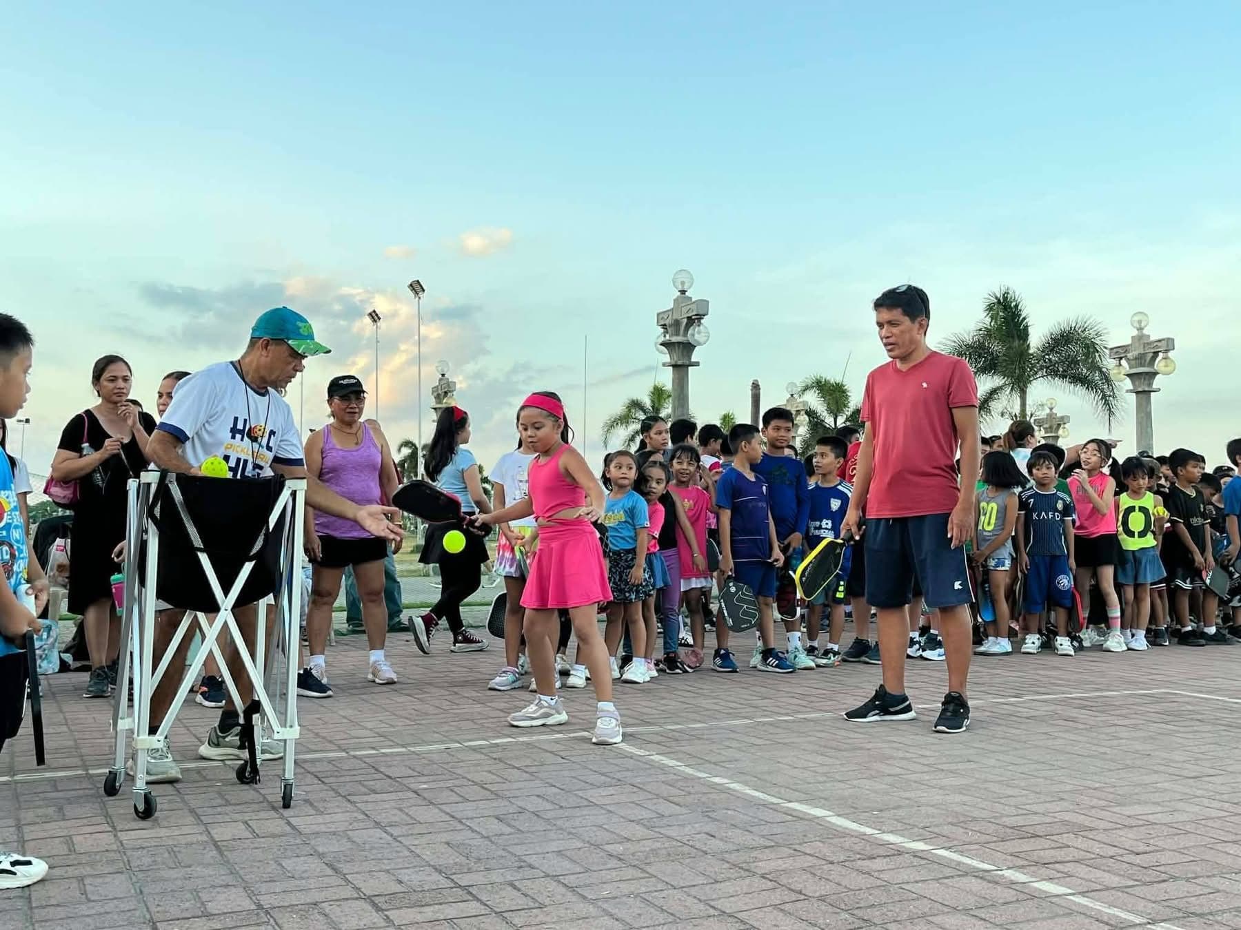 Dumaguete pickleball clinic draws 200 young trainees as grassroots grows