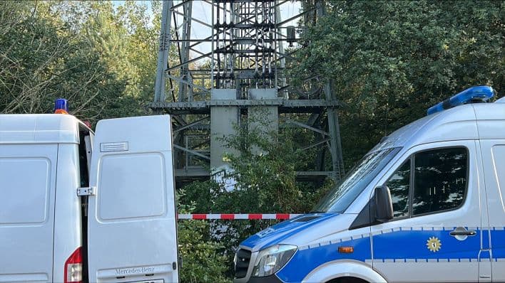 Fire on Elevated Cable Link Cuts Power to 50,000 in Berlin