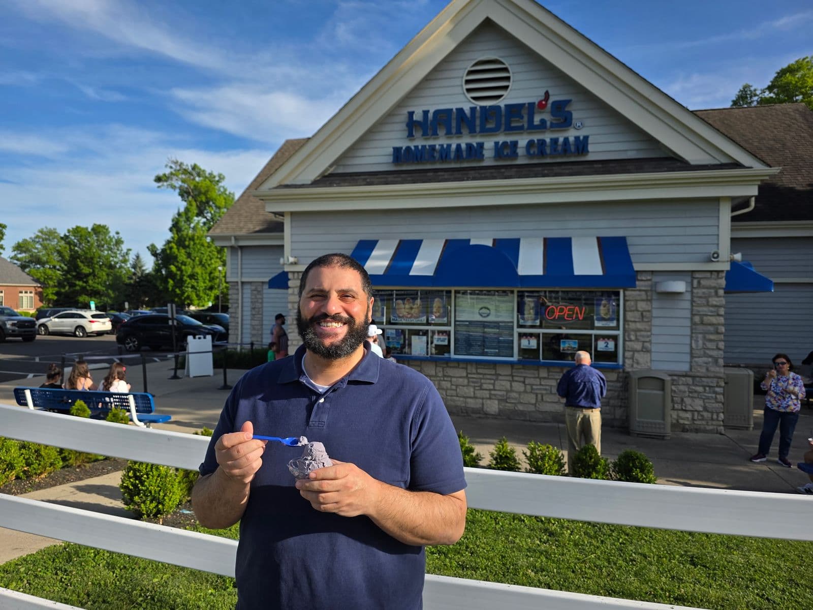 Handel’s Ice Cream signs first Chicago-area multi-unit deal