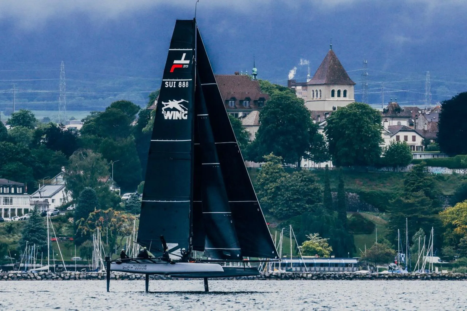 TF35 Trophy opens season on Lake Geneva with tight racing