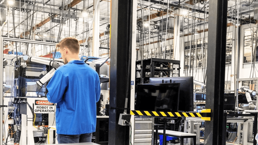 FCC Authorizes 7,500 More Starlink Gen2 Satellites, Cites Testing Conditions