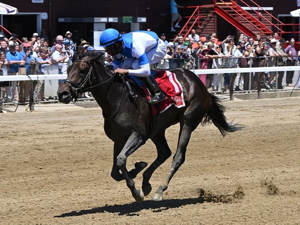 Venetta powers to Bouwerie Stakes win at Saratoga
