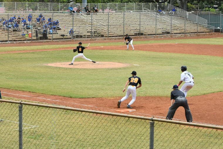 Hilo rallies past King Kekaulike, opens state baseball tournament with win