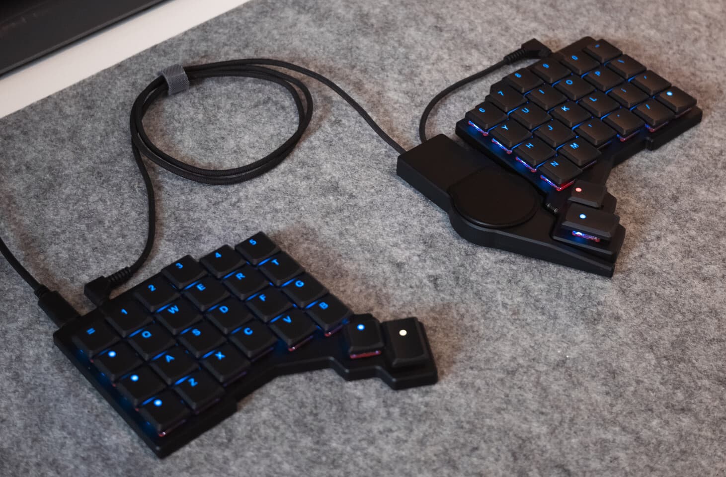 ZSA launches magnetic Navigator Trackpad for Voyager split keyboards