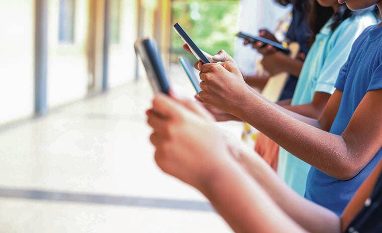 Hawaii schools, including Kauai, will limit cellphone use this fall