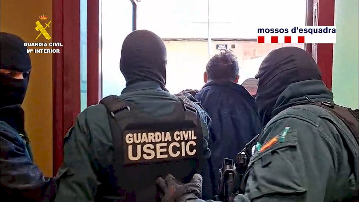 Spanish Police Arrest Six After Ram-Raid Gang Hit 27 Jewellers