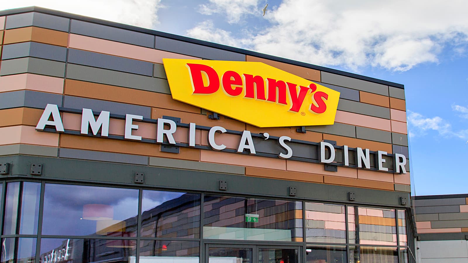 Abrupt Denny’s Closure in Herkimer Leaves 18 Employees Offered Utica Jobs