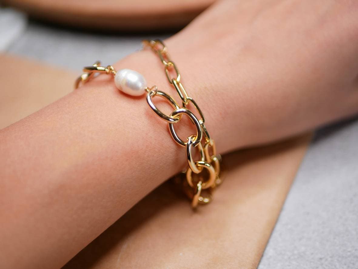 Nine Jewelry Subscription Services Reviewed for Building a Layered Wardrobe