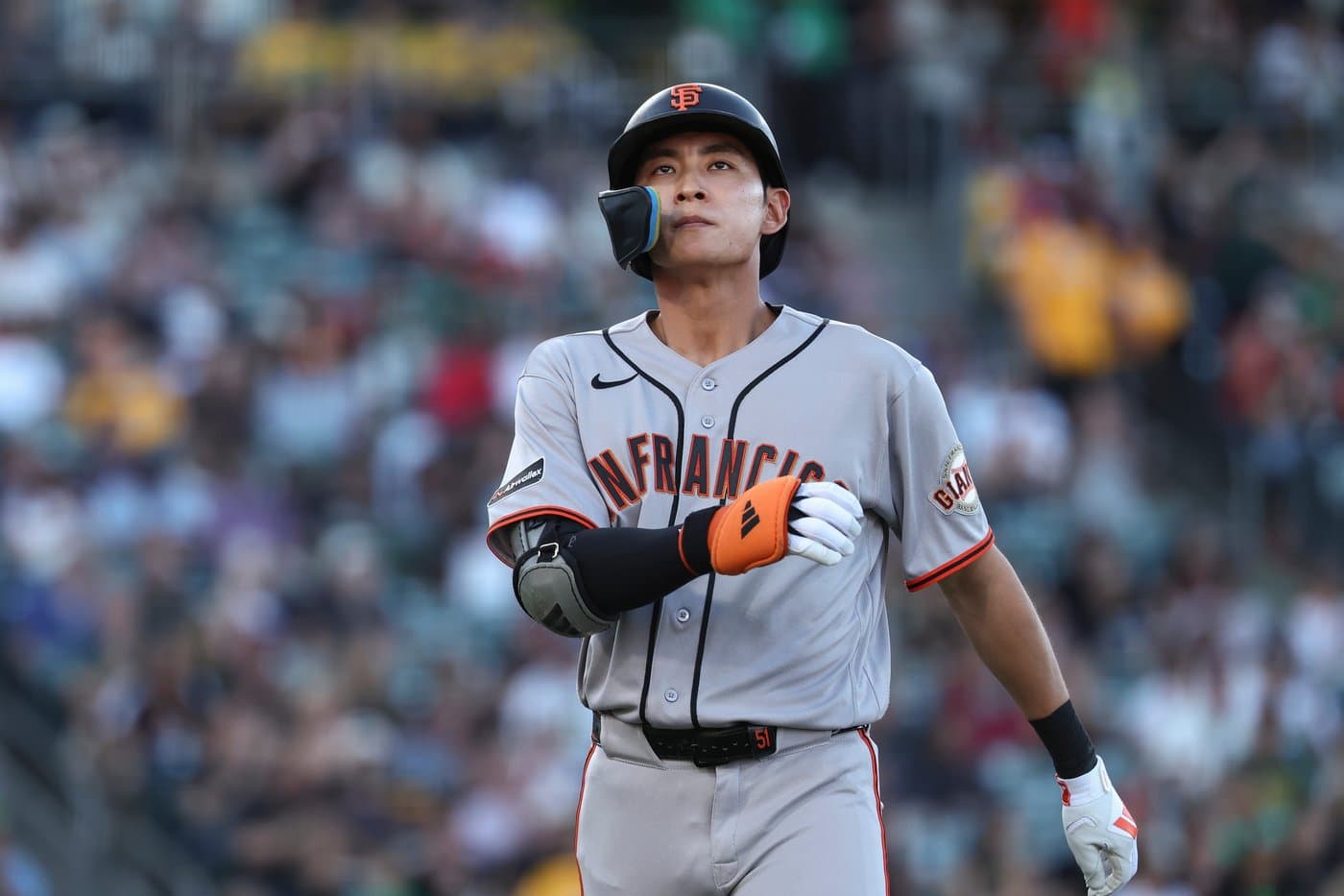 Giants call up Victor Bericoto, place Jung Hoo Lee on injured list