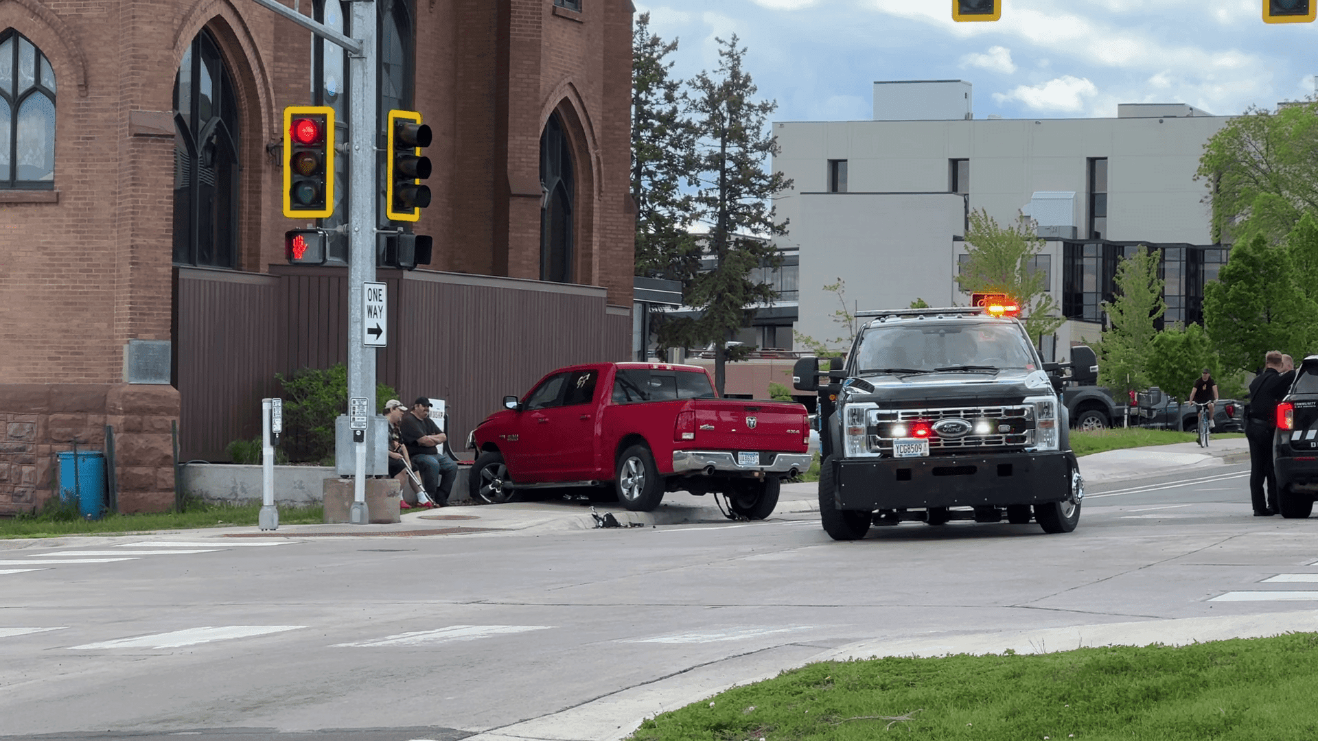 Duluth closes eastbound lanes of Arrowhead Road for fire hydrant install
