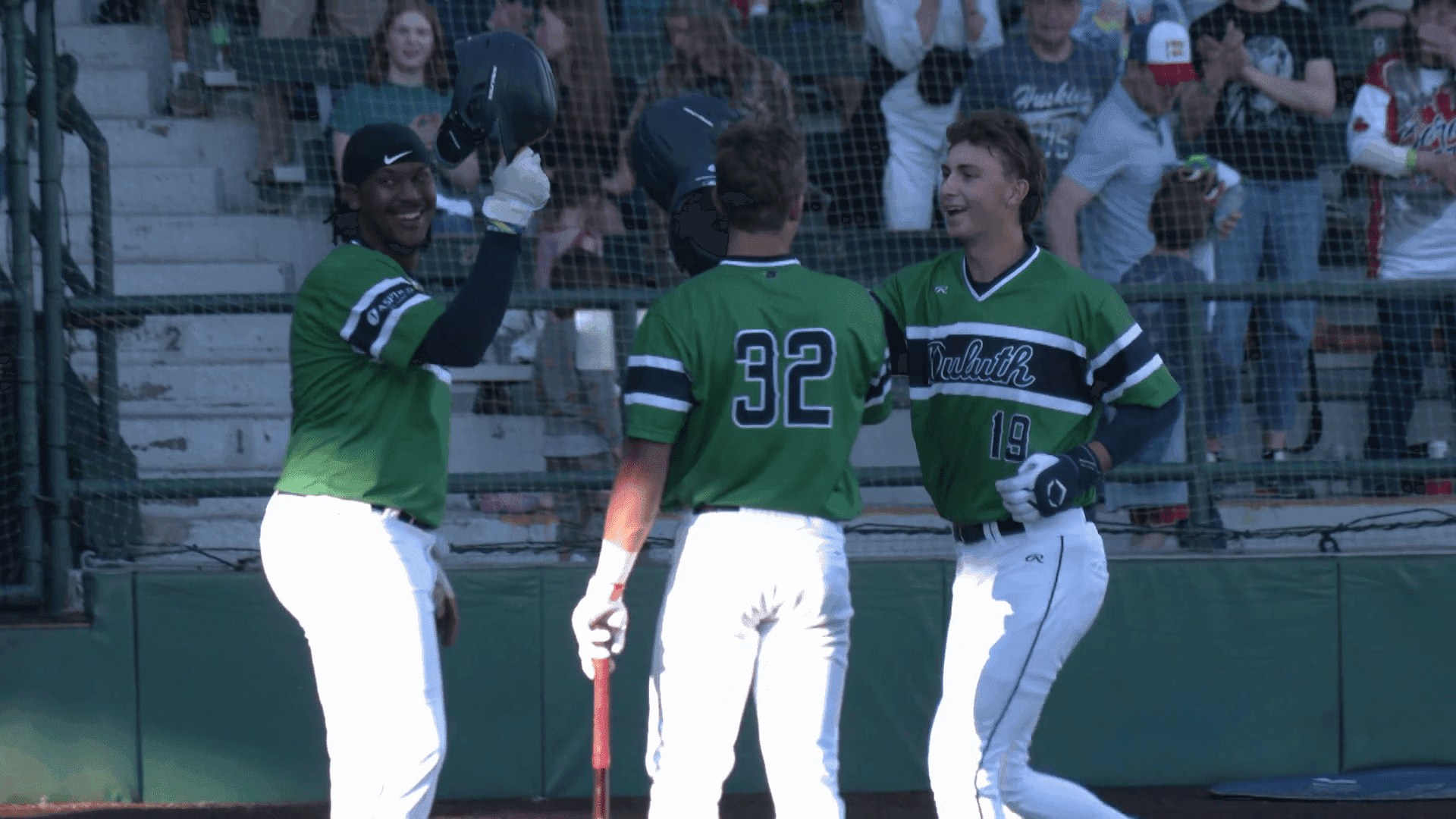 Duluth Huskies rally past Thunder Bay for series sweep
